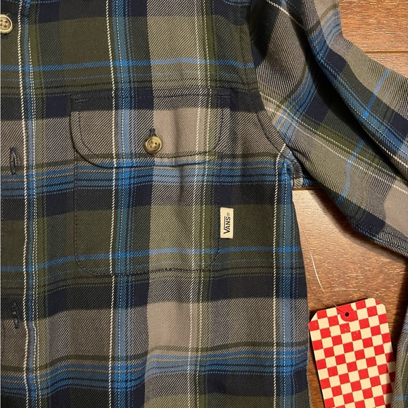 Vans plaid shirt NWT - Picture 2 of 5